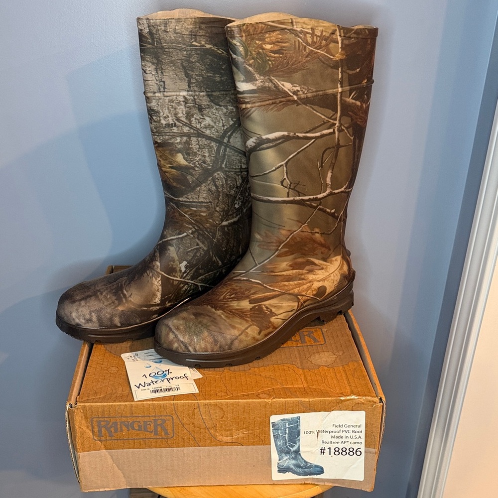Ranger Field General" 100% waterproof PVC boots in Realtree camo. Size 13